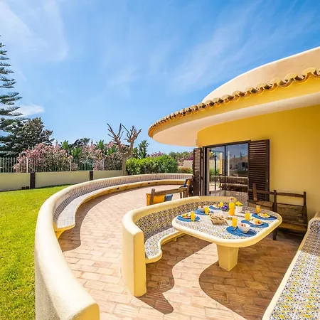 Villa In Albufeira Near Beaches And Nightlife Vila Albufeira